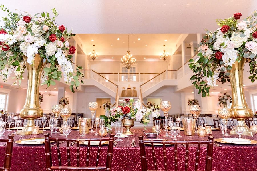 Elegant table setting using red, white, and green.