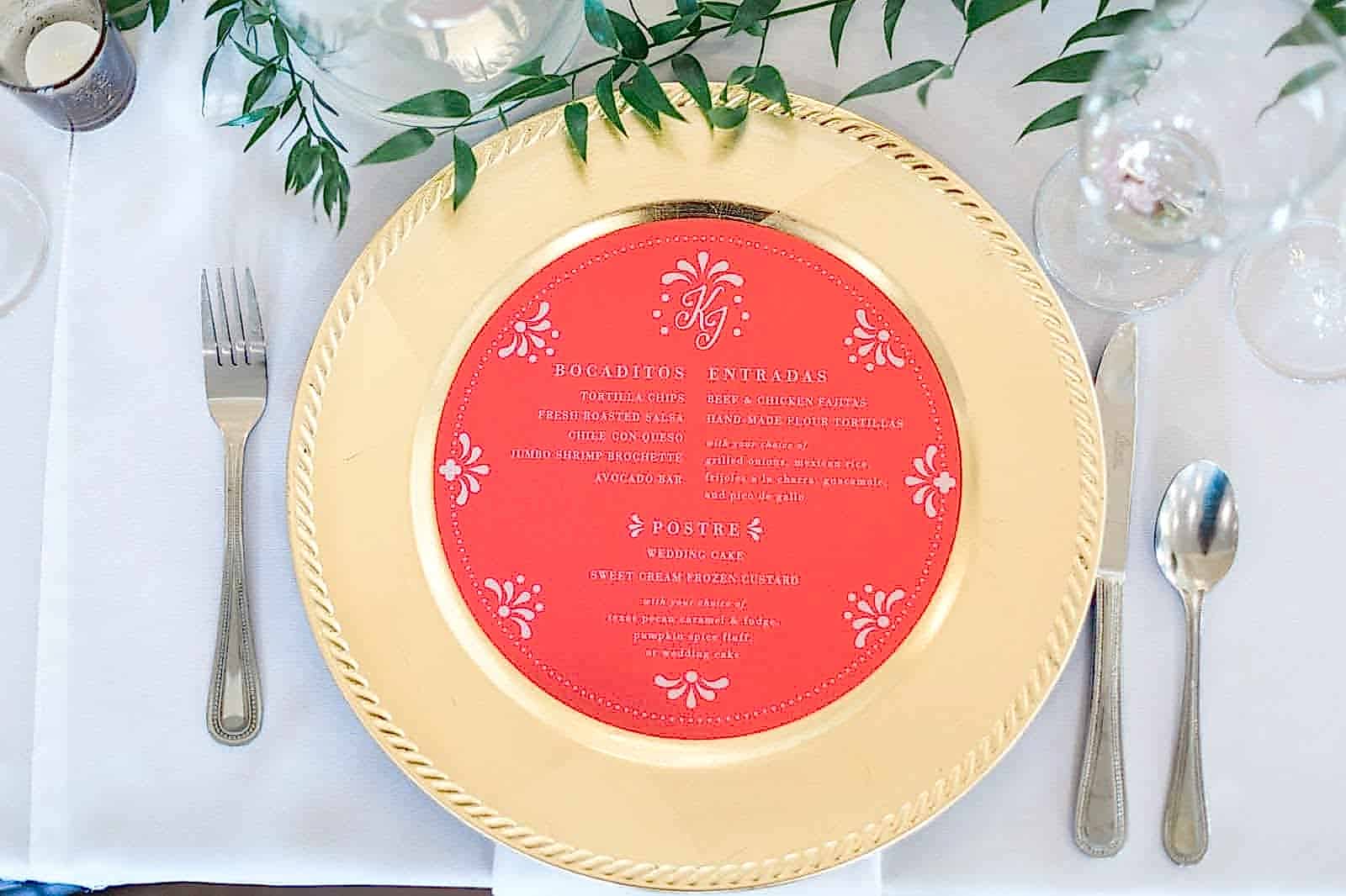 Plate setting for a Mexican wedding with a Spanish menu