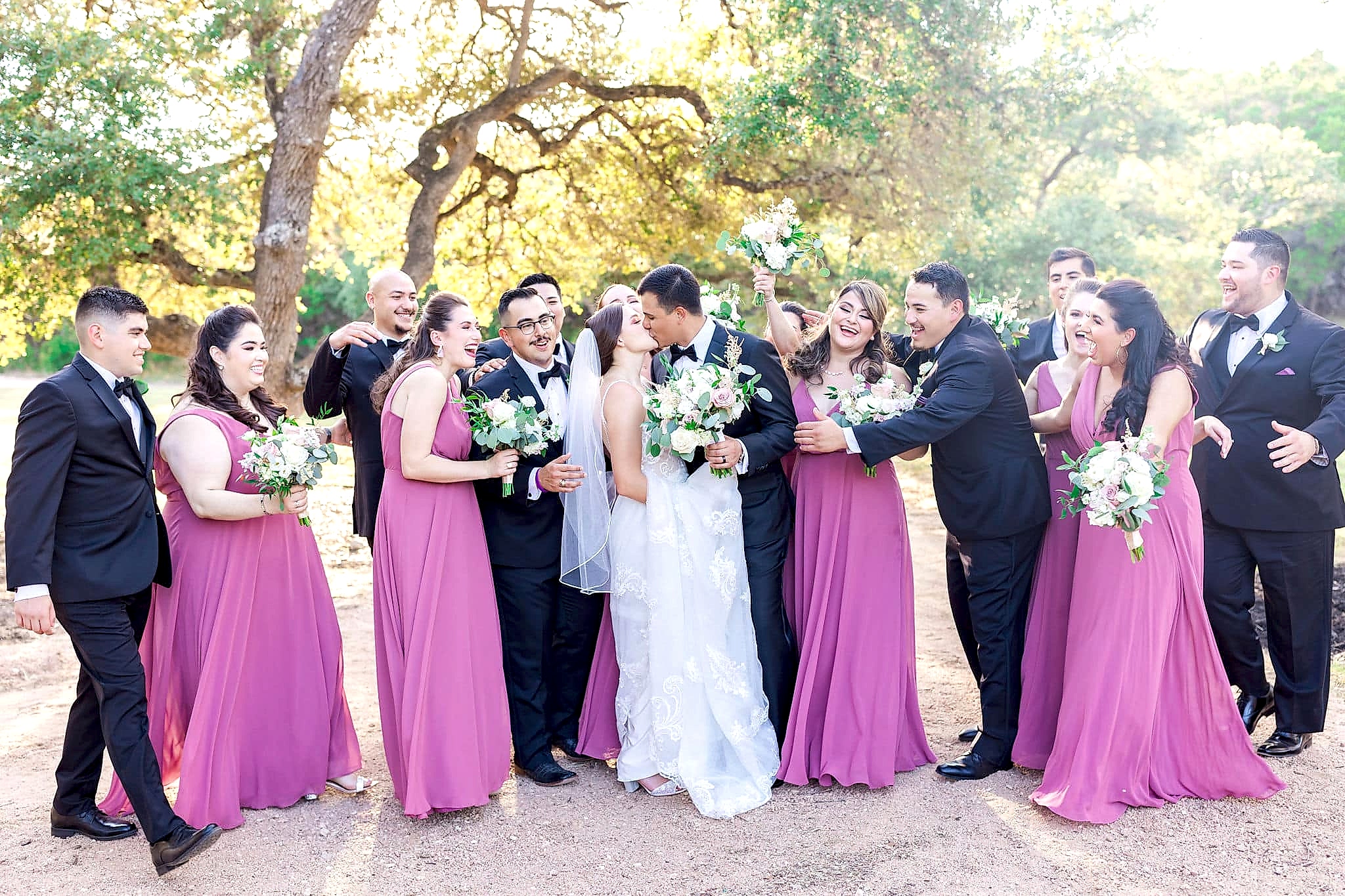Bride and groom with entire wedding party